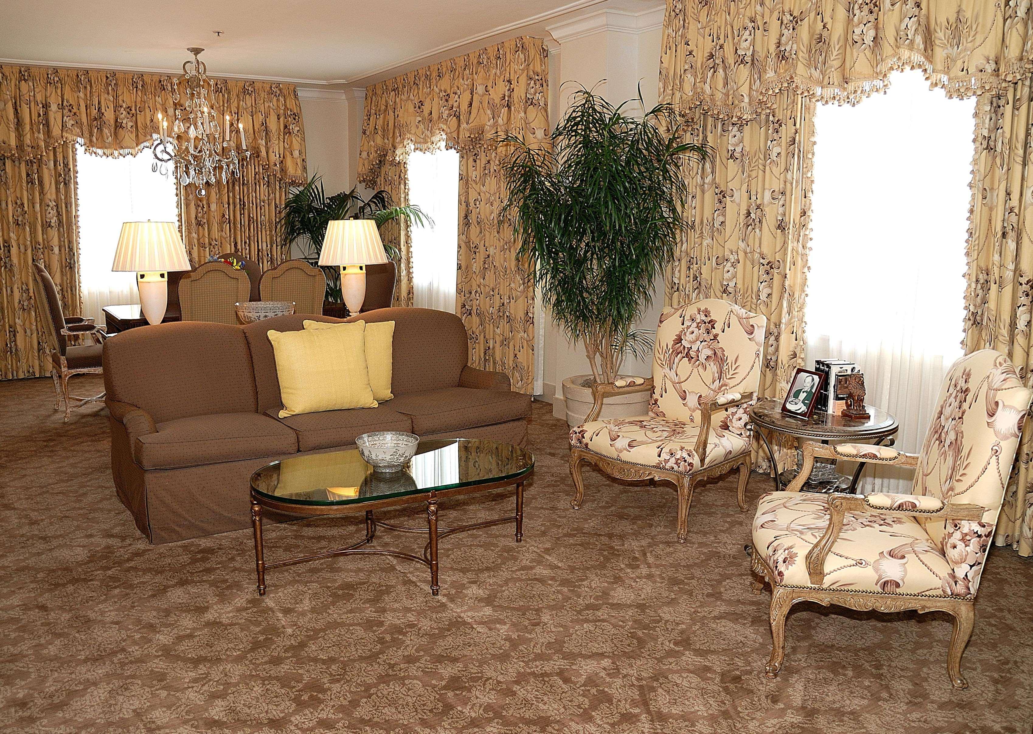 Monteleone Hotel 4*